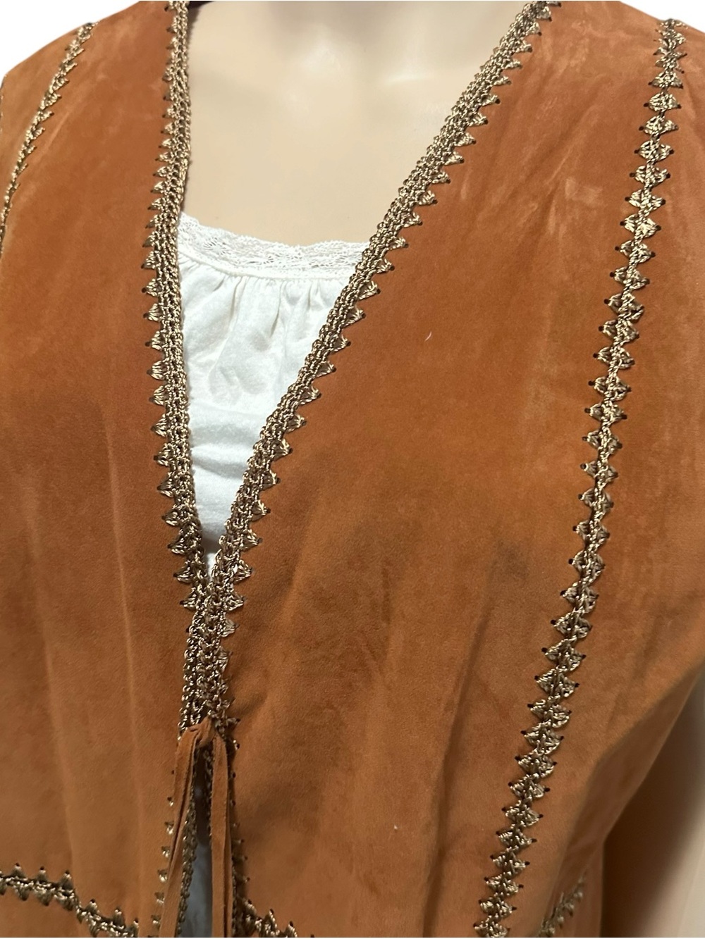 Mechant Suede Vest with Crochet Trim Sz M - Picture 2 of 7